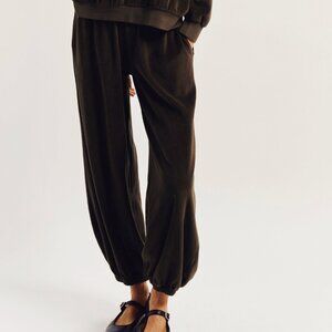 Suzi Kondi Paxos Pocket Pants in Velour - Medium Walnut Brown Velvet $350 NWT